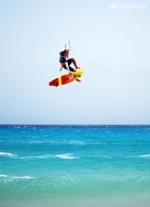 strapless kitesurfing