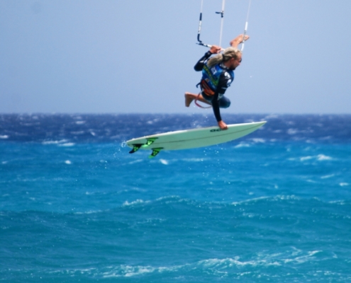 strapless kitesurfing