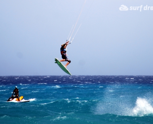 strapless kitesurfing