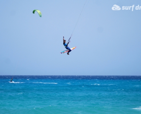 strapless kitesurfing