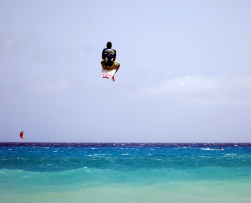 strapless kitesurfing