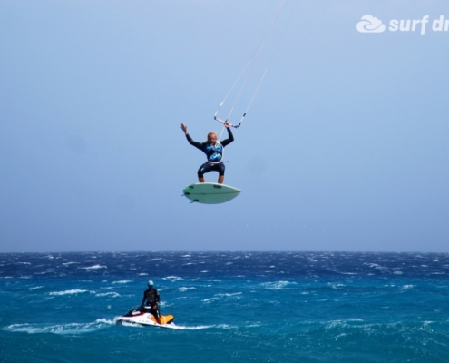 strapless kitesurfing