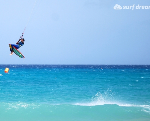 strapless kitesurfing